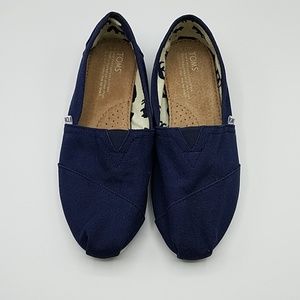 Toms